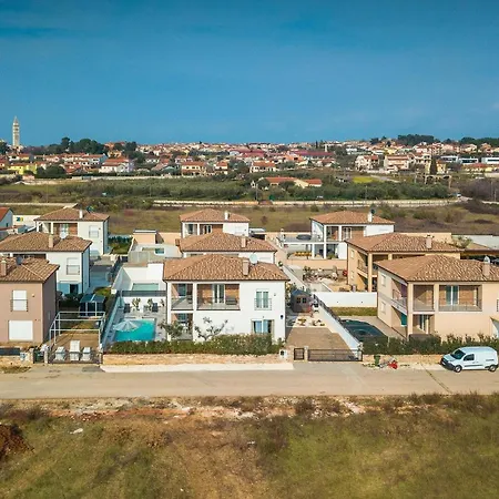 Nyaraló Gusto Póla